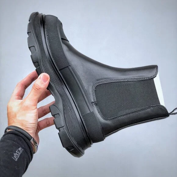 Alexander McQueen Tread Slick Chelsea Boot Leather Triple Black